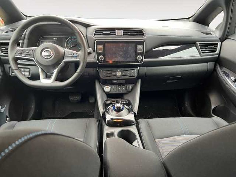 Nissan Leaf N-Connecta 40 kWh MY22 Wärmepumpe 360 Grad Kamera ProPilot Sitzheizung LED Apple